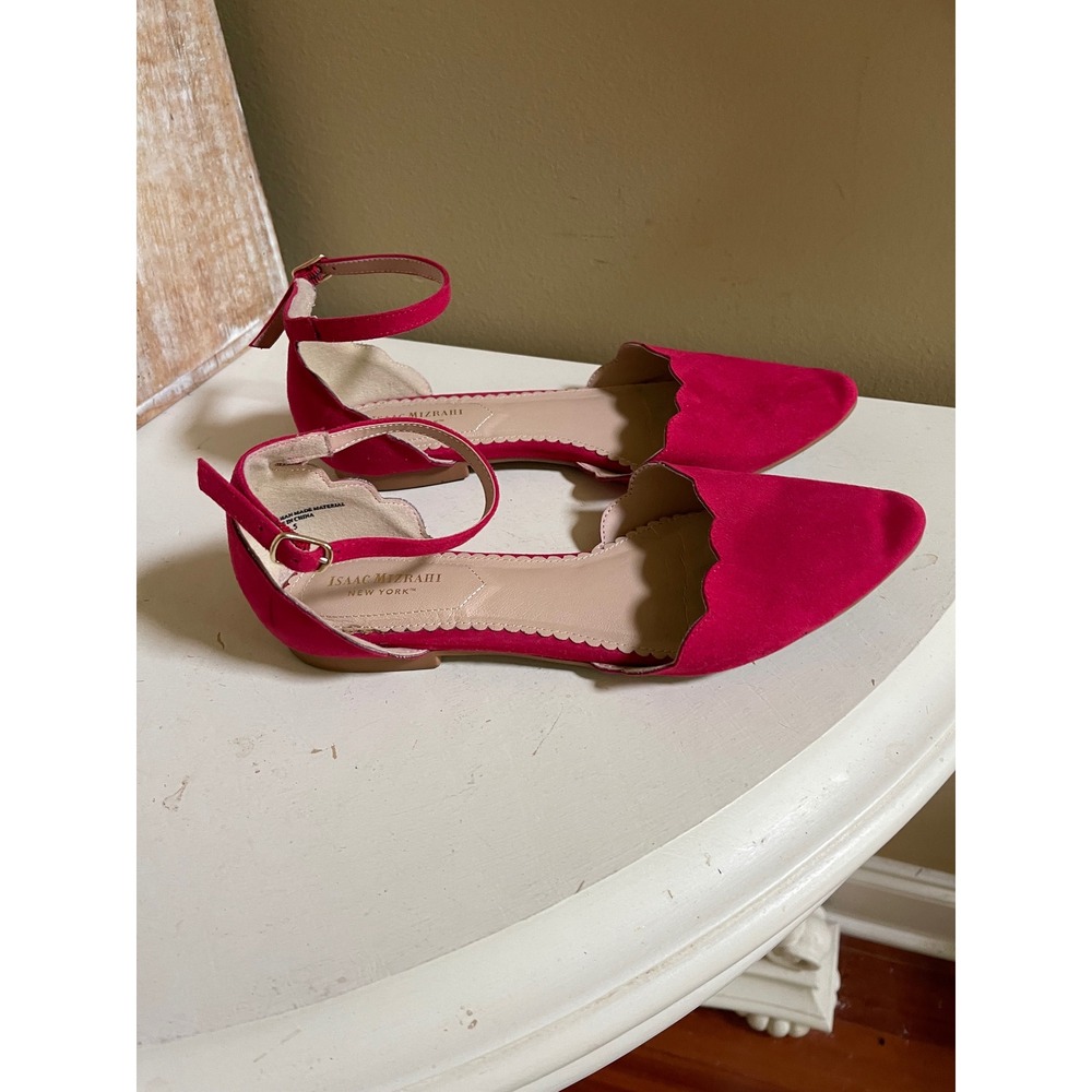 Isaac Mizrahi New York Magenta Scalloped Ankle Strap Pointed Toe Flats Size 8.5